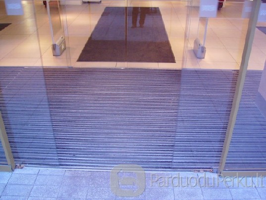 Kojų valymo grotelės, kilimėliai, tekstiliniai ortakiai