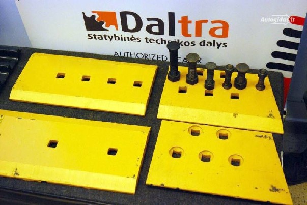 Komatsu, cat, volvo peiliai