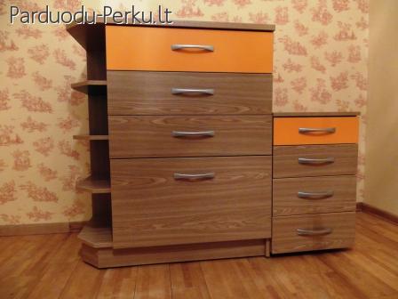 Komoda su stalčiais