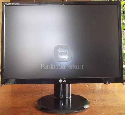 Kompiuteris+monitorius+garso kolonėlės+kita