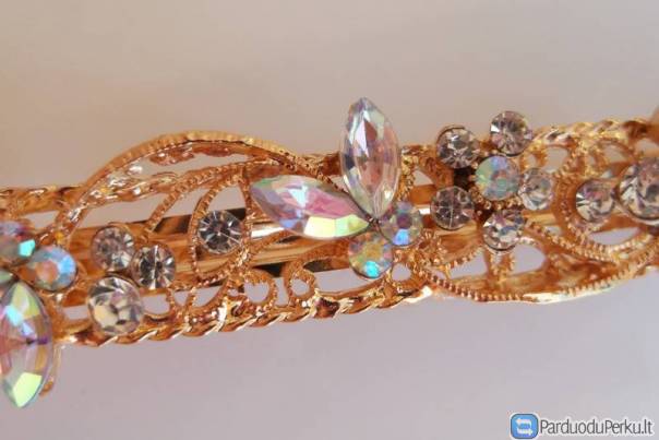kristalų papuošalų