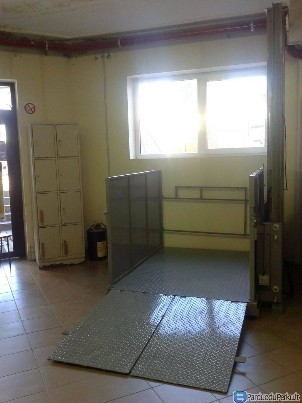 Krovininis liftas keltuvas