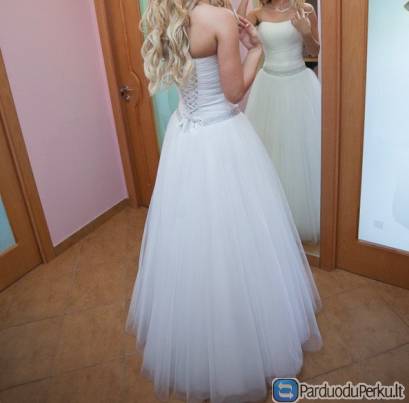 Labai grazi balta vestuvine suknele