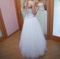 Labai grazi balta vestuvine suknele