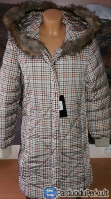 Labai šilta ESKEY firmos striukė su dideliu kapišonu.