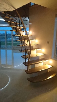 Laiptu-tureklu gamyba.Montavimo darbai