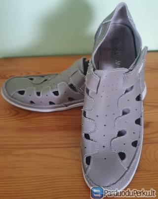 Laisvalaikio bateliai moterims