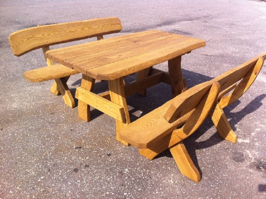 Lauko baldai, lauko tualetai