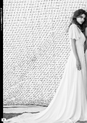 Lengva, plasdanti vestuvinė suknelė