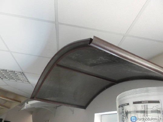 Lietuviški stogeliai StarkeDACH virš durų