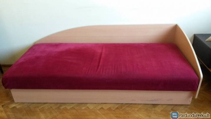 Lova su patalynės dėže