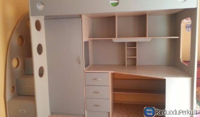 Lova su stalu bei spinta