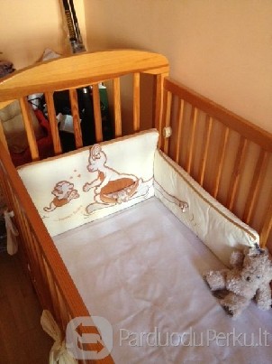Lovytė  kūdikiui  medinė
