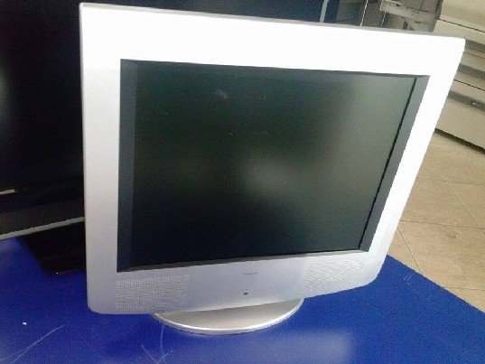 Lumatron TFT LCD-19N6