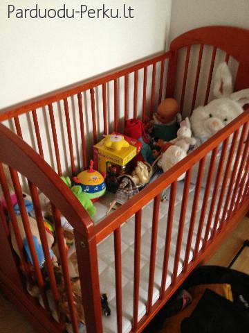 Mazai naudota vaikiska lovyte su apsaugomis