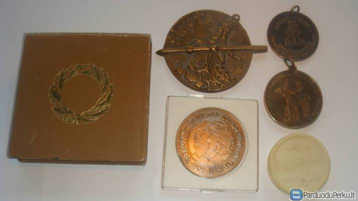 Medaliai, apdovanojimai.