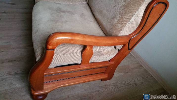 Medienos masyvo sofa