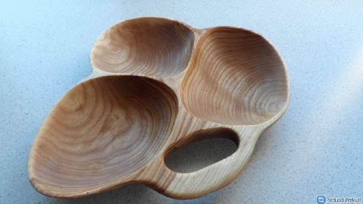 Medinės lėkštės, padėklai