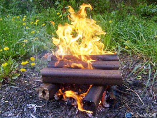 Medžio pjuvenų briketai - PNI  Kay pakuotė 10 kg