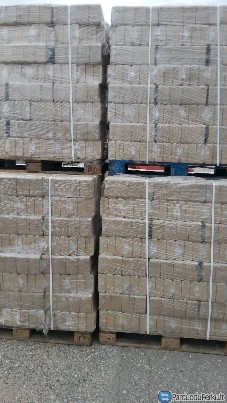 Medžio pjuvenų briketais - RUF