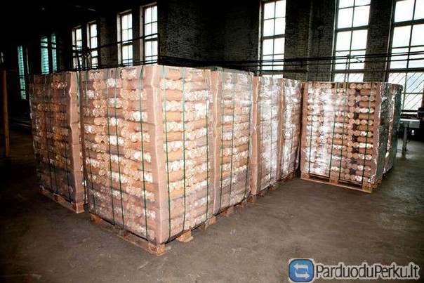 Medžio pjuvenų briketus - Nestro.