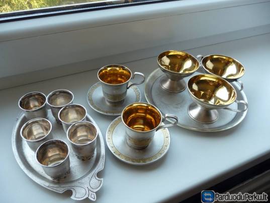 Melchioriniai auksuoti indai