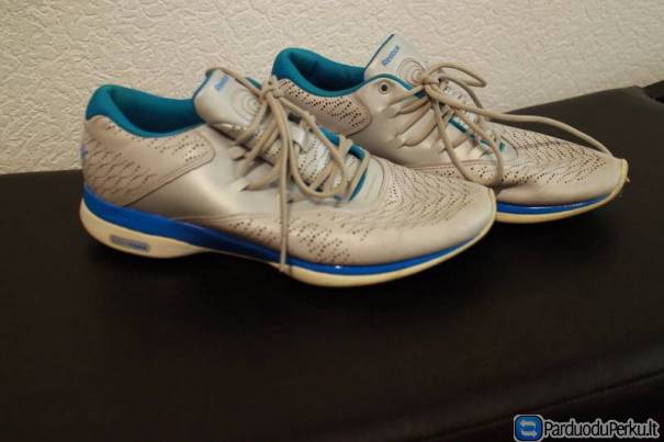Melsvi sporbačiai bėgimui. Reebok