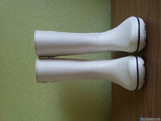 Mergaitiški, balti Crocs firmos batai