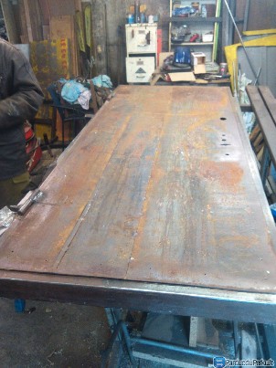 Metalinės durys su spinomis, naudotos, naujos gamy