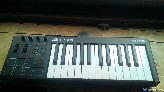Midi controller Alesis V25