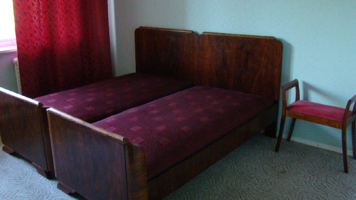 Miegamojo baldų komplektas