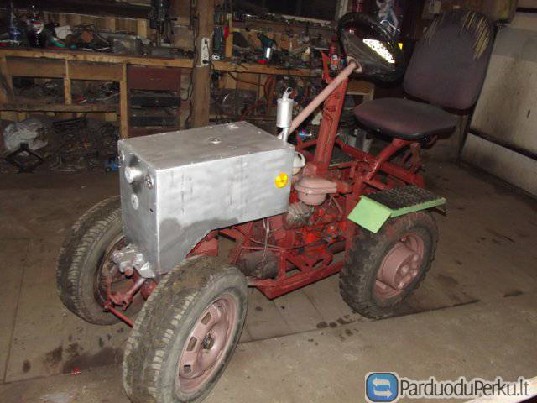 mini traktorius