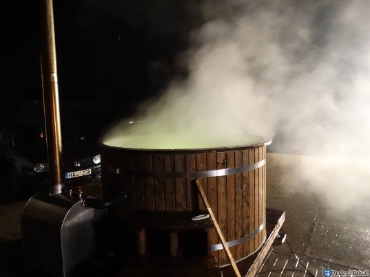 Mobilaus kubilo nuoma su jacuzzi ir led sistema