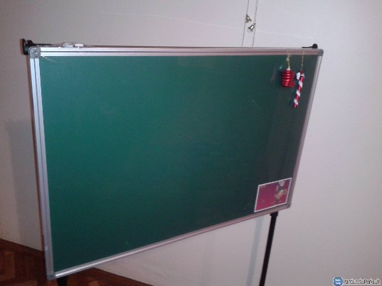 Piešimo lenta  su stovu ir su ratukais