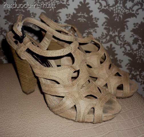 Moteriskos basutes,devetos