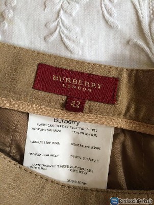Moteriskos Burberry kelnes
