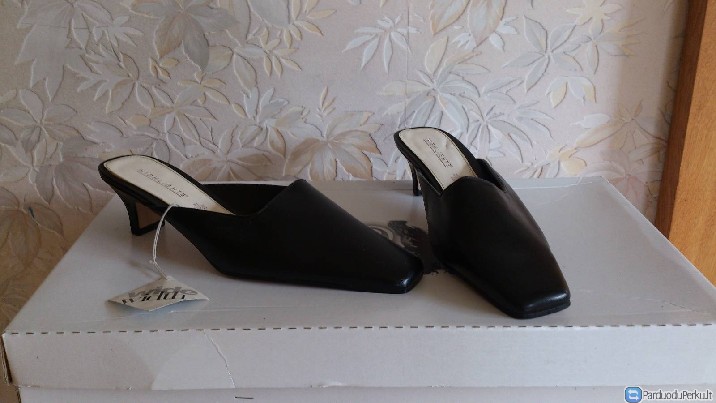 Moteriškos įspiriamos basutės 41 -42 d