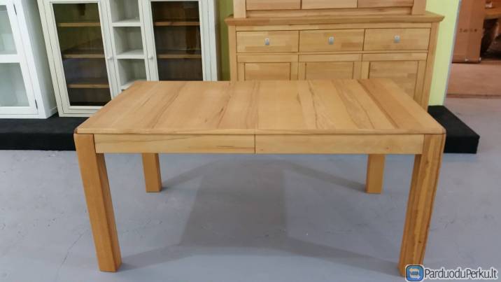 Natūralaus medžio masyvo stalas nr.2