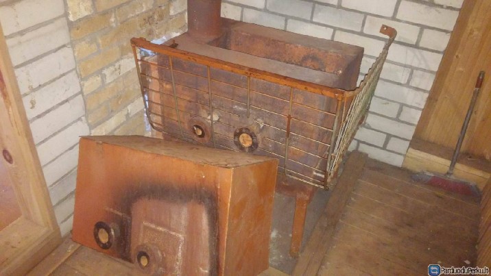 Naudota malkinė pirties krosnelė