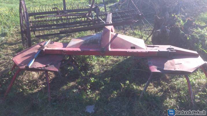 Naudotas šieno vartytuvas