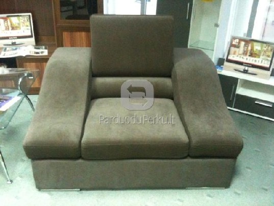 NAUJAS fotelis reguliuojamu atlošu