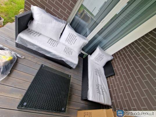 Naujas lauko baldu komplektas