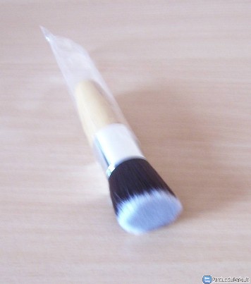 Naujas makiažo šepetėlis