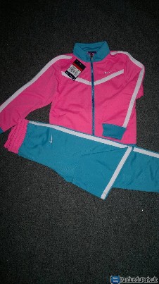 Naujas Nike sportinis kostiumas