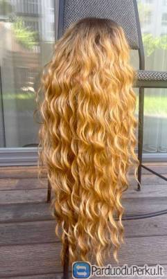 Nauji ir mažai dėvėti perukai, galvos aksesuarai.