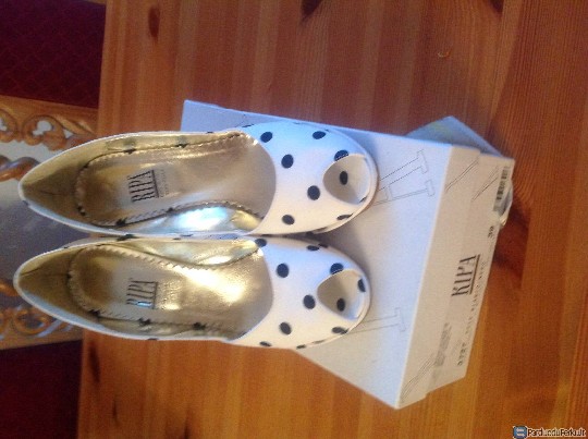 Nauji Moteriski labai grazus itališki bateliai 39