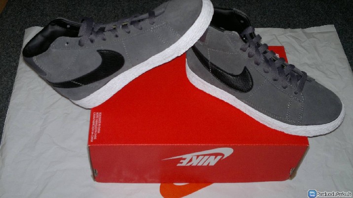 nauji Nike kedai