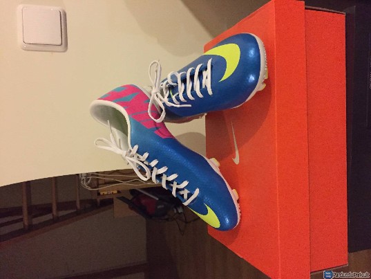 Nauji Originalūs Nike Futbolo bucai kedai