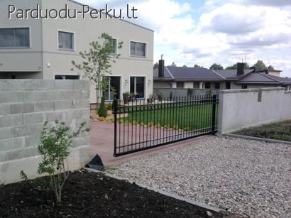 NAUJIENA  kiemo vartai slankiojantys ant plokštės