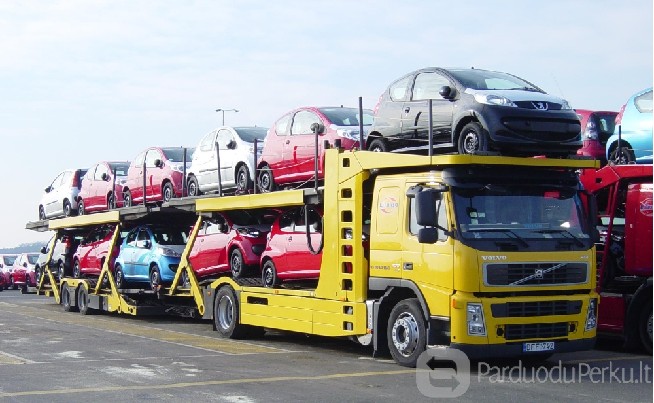 Nauju ir naudotu automobiliu pervezimas.